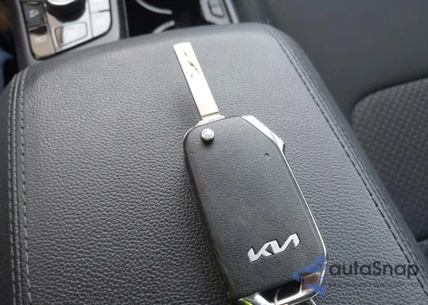 2025 Kia Sportage Lx z USA, uszkodzony, nr VIN KNDPU3DF3S7338389